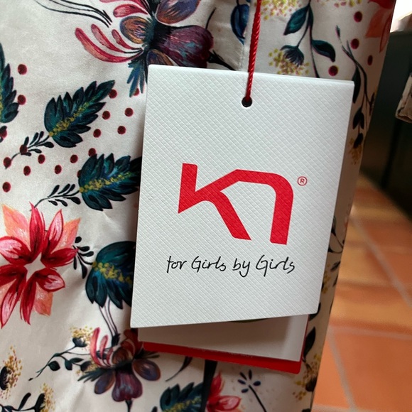 SOLD NWT Floral Long Women's Raincoat - Cream and Red - Picture 7 of 7